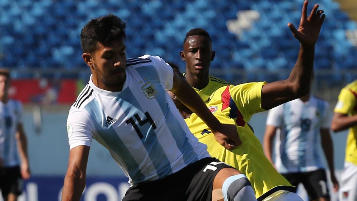 Facundo Medina, en un Argentina-Ecuador sub-20