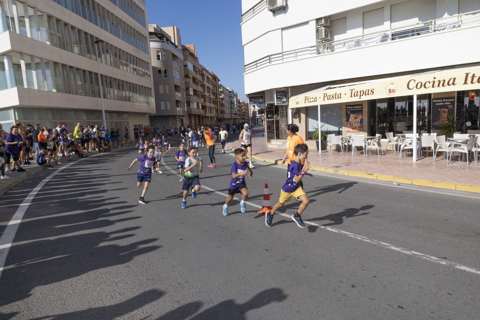 Así fue en imágenes una nueva edición de la carrera solidaria de AFA Torrevieja