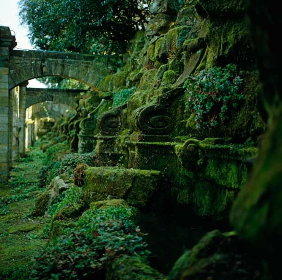 Jardines del Castillo de Hever, en Kent (Inglaterra).