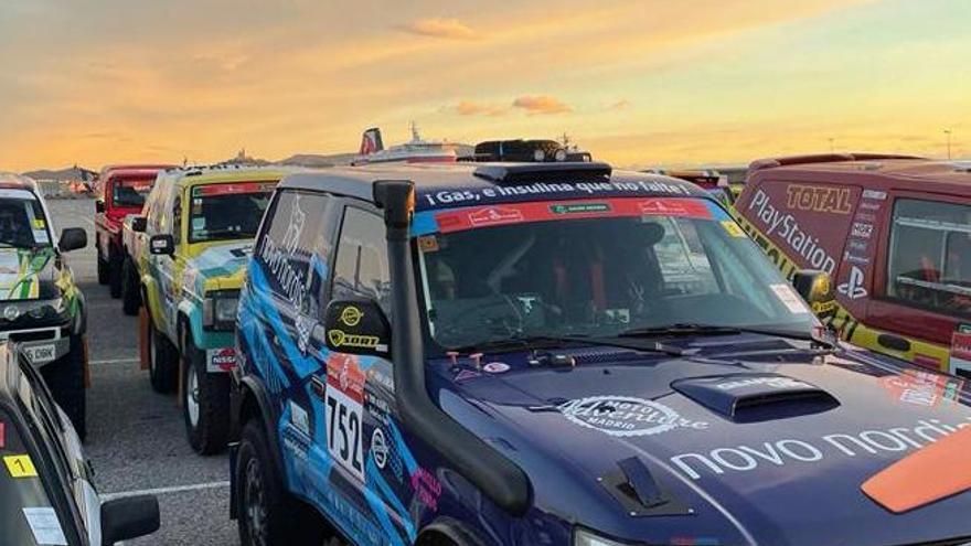 El Toyota Landcruiser de la mallorquina Ledesma pone rumbo al Dakar