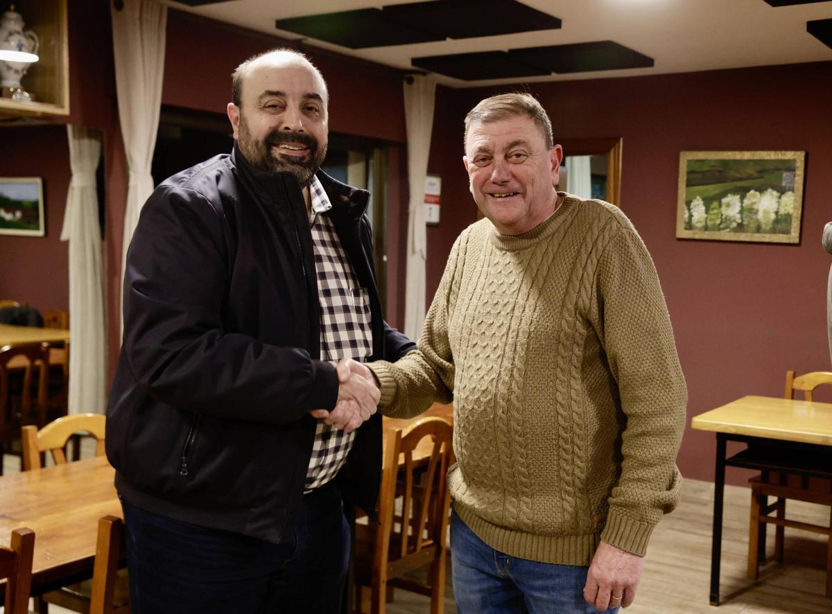 José Luis García Nicieza, a la izquierda, y Miguel Llanos.