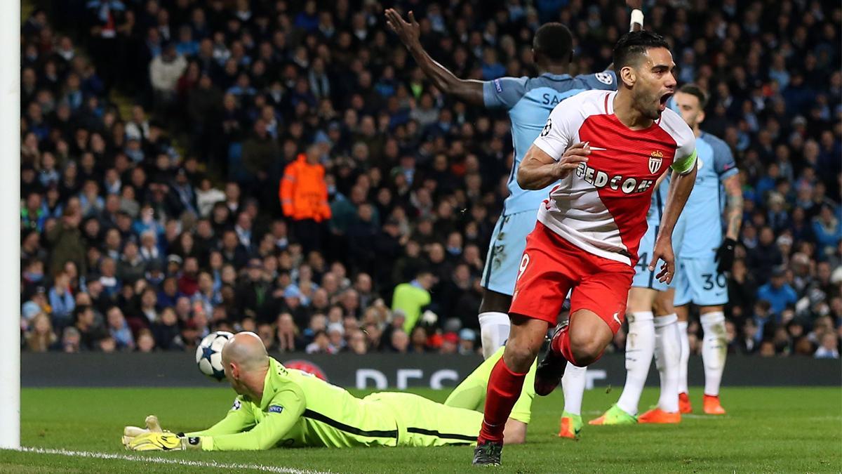 Falcao celebra uno de sus goles ante el Manchester City en la Champions de la 2016-17