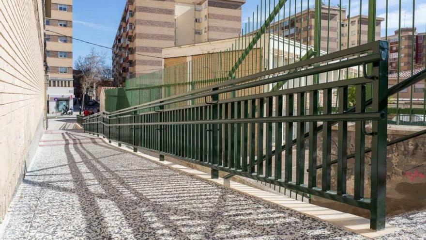 Concluye la remodelación de la calle Oviedo, demandada por vecinos de Torrero