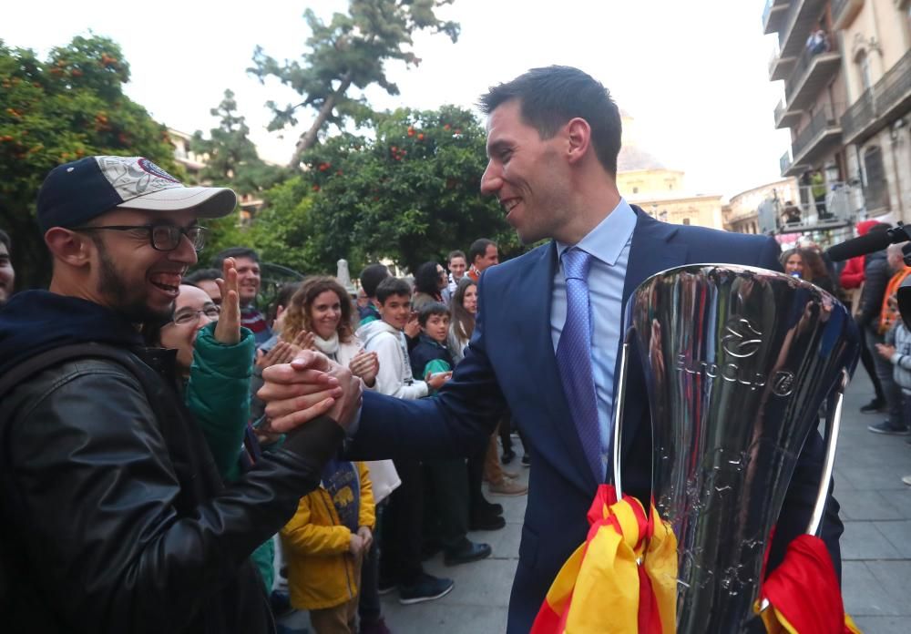 Celebración del triunfo en la Eurocup del Valencia Basket en València