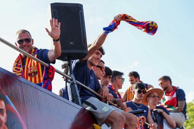 ¡De locos! Las mejores imágenes de una ciudad entregada al Barça
