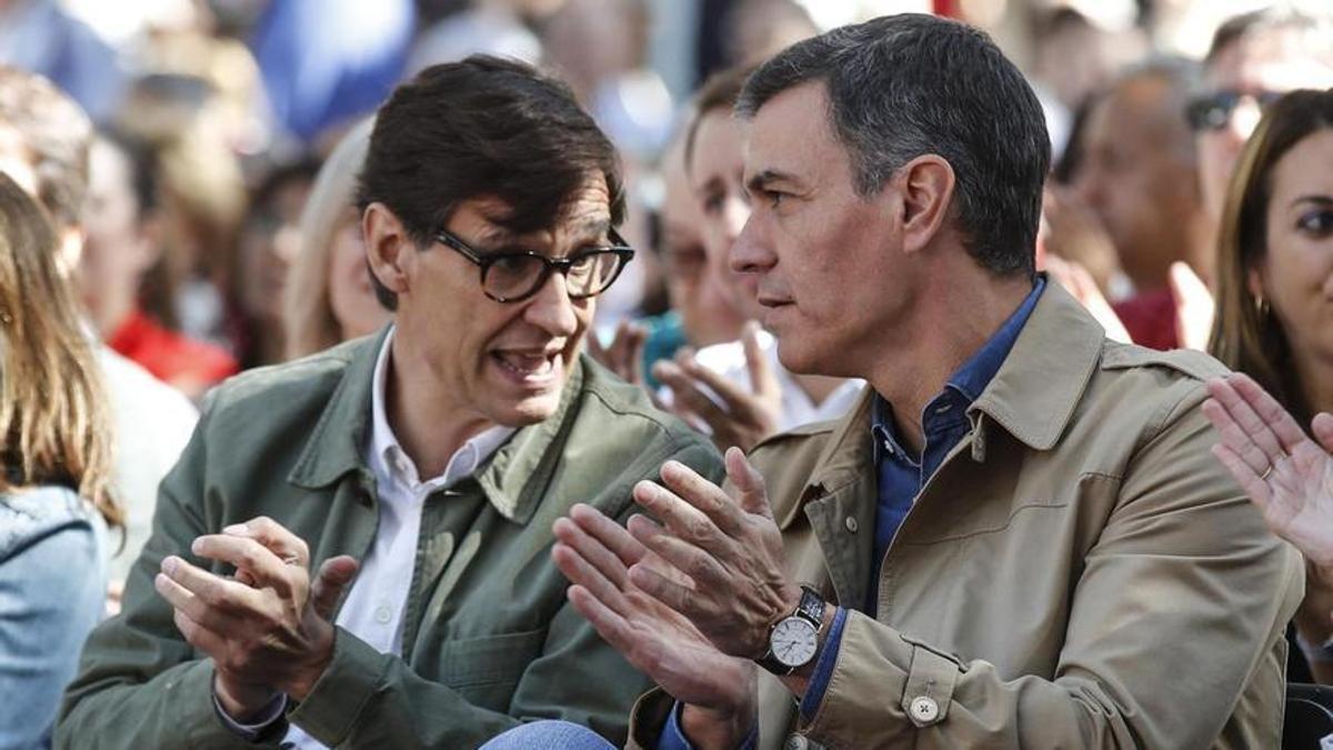 Salvador Illa y Pedro Sánchez.