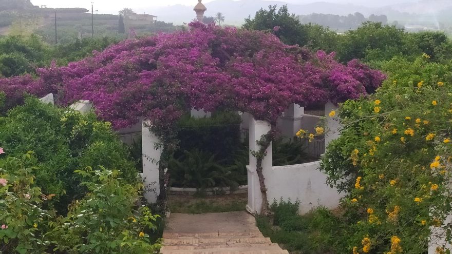 Rescate desde un helicóptero a un hombre que quedó extraviado en el Peñón de Ifach