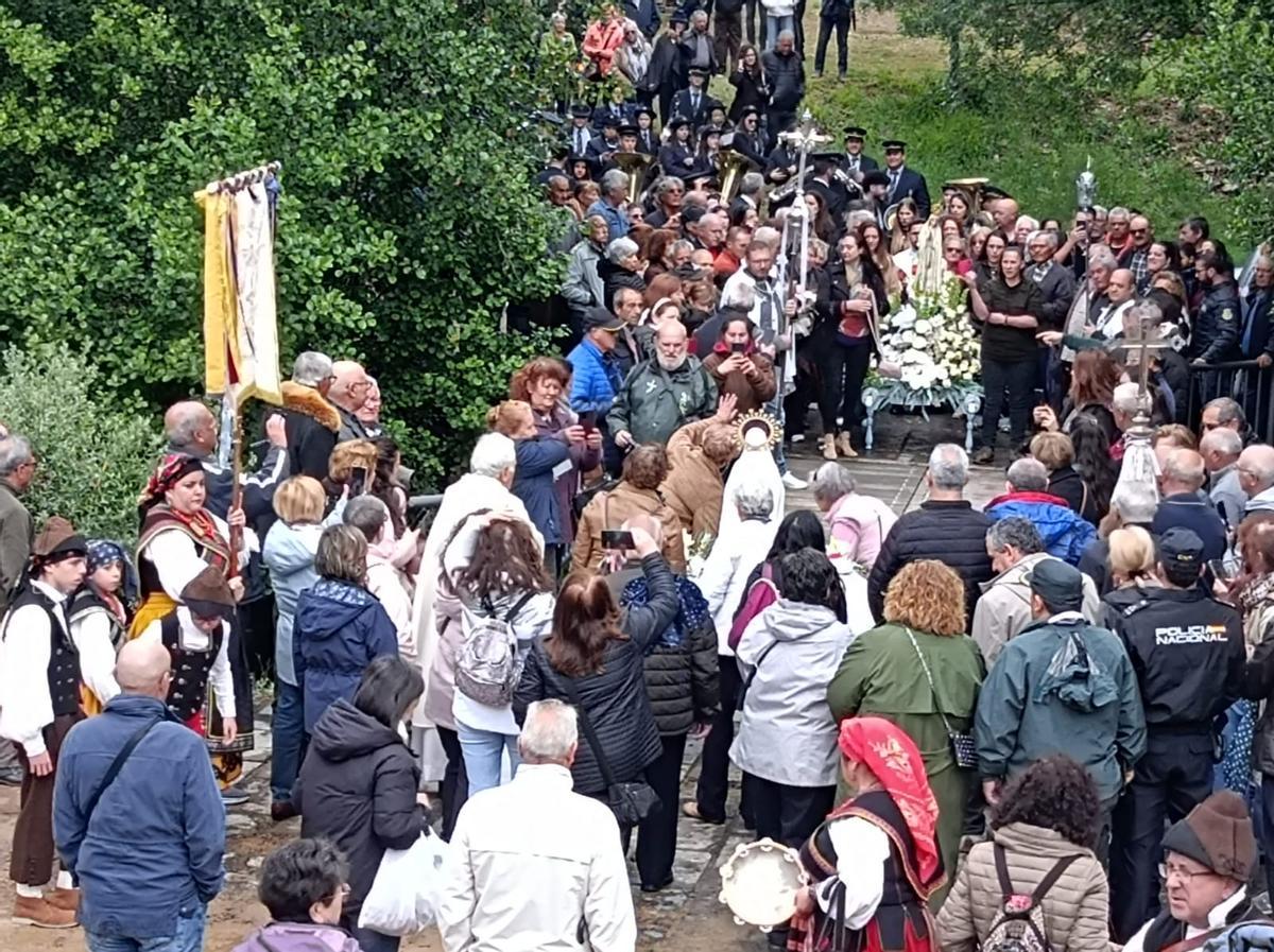 La devoción a la Virgen de Fátima une a la Raya alistana