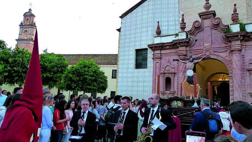 Santísimo Cristo de la Expiración: Salida desde la parroquia de la Asunción.