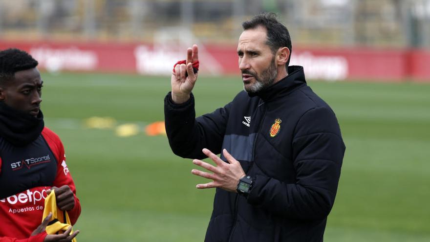 Vicente Moreno, durante un entrenamiento en Son Bibiloni