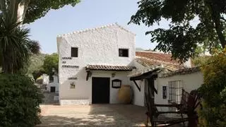 Málaga tiene la venta más antigua de Andalucía, donde acudían reyes y bandoleros: aún se puede comer por menos de 20 euros