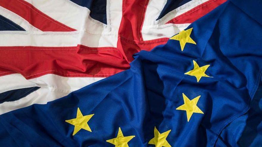 La UE y el Gobierno británico pactan el texto del acuerdo del brexit