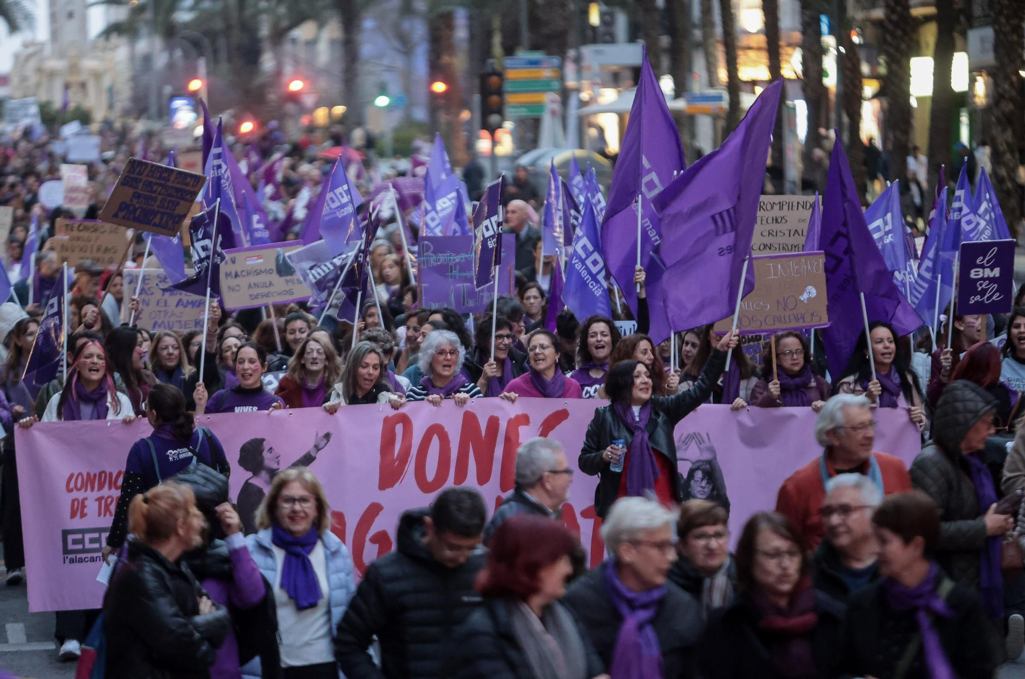 Marcha 8M en Alicante, día de la Mujer
