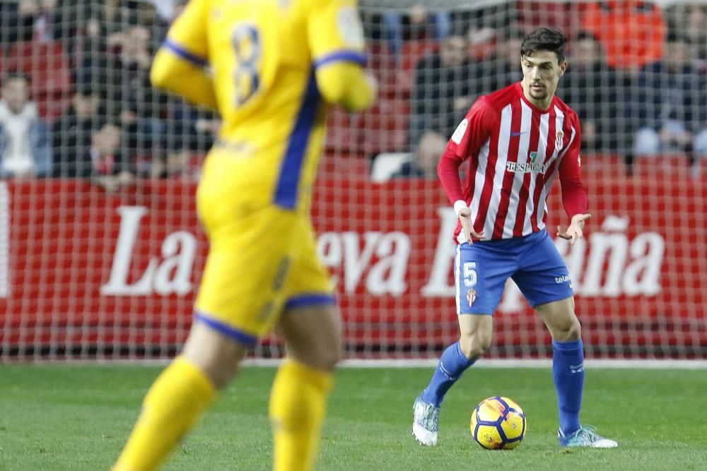El partido entre el Sporting y el Alcorcón, en imágenes