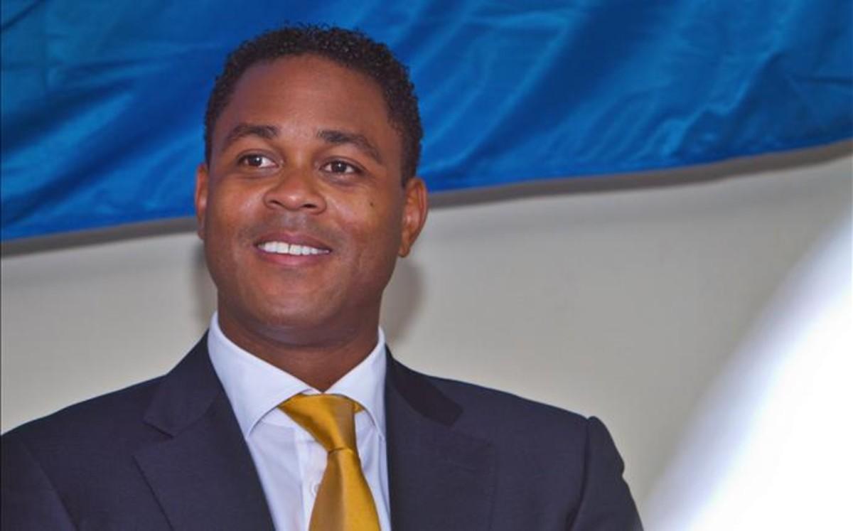 Kluivert será el nuevo jefe de fútbol del PSG