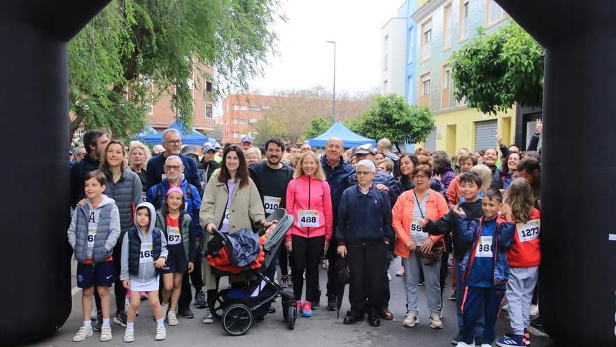 Éxito de la marcha solidaria por la pequeña Laia en l'Alcúdia de Crespins