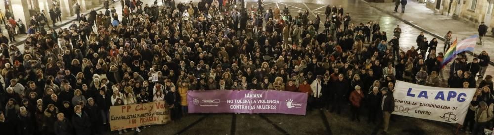 Concentración feminista en Gijón contra Vox