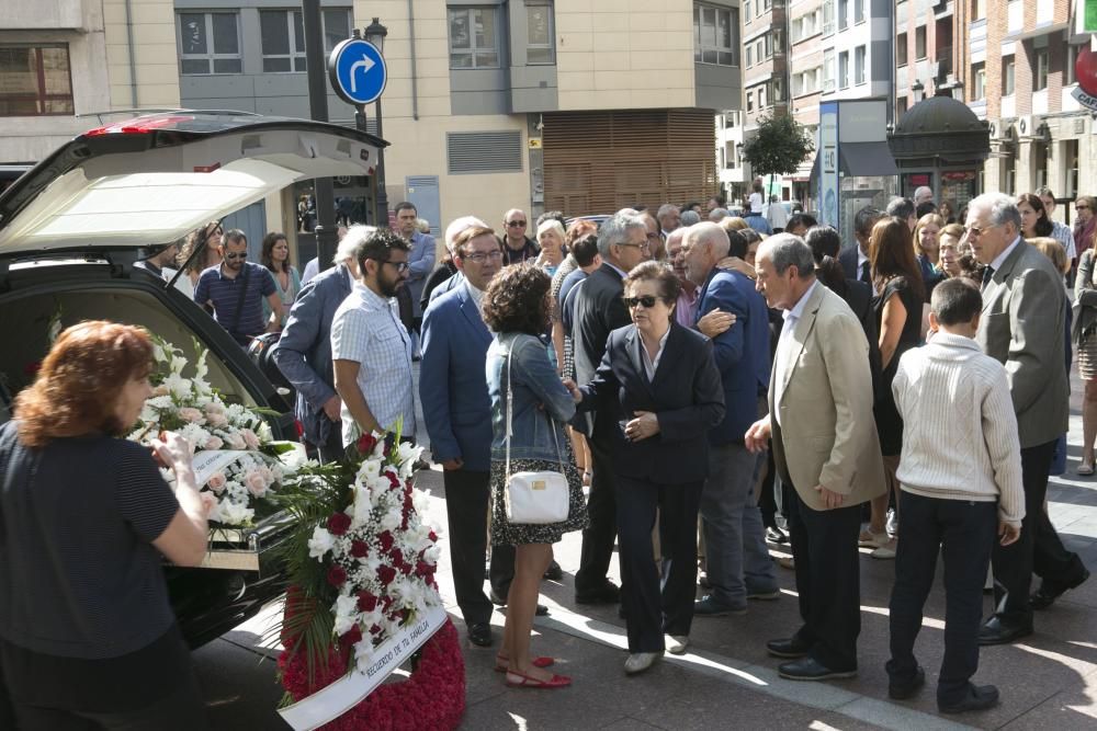 Funeral por el profesor Barluenga en Oviedo