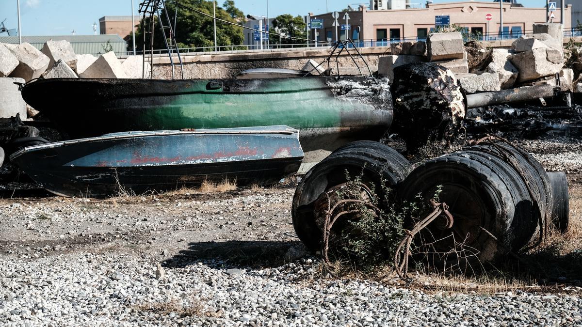 Incendio de embarcaciones decomisadas en el Puerto de Málaga