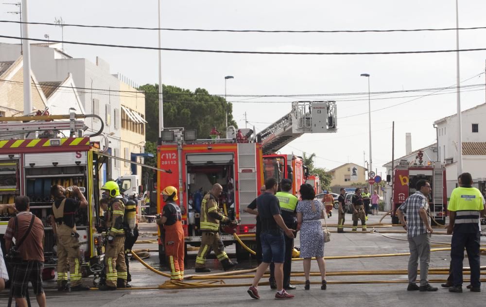 Incendio en una planta de reciclaje de Alboraia