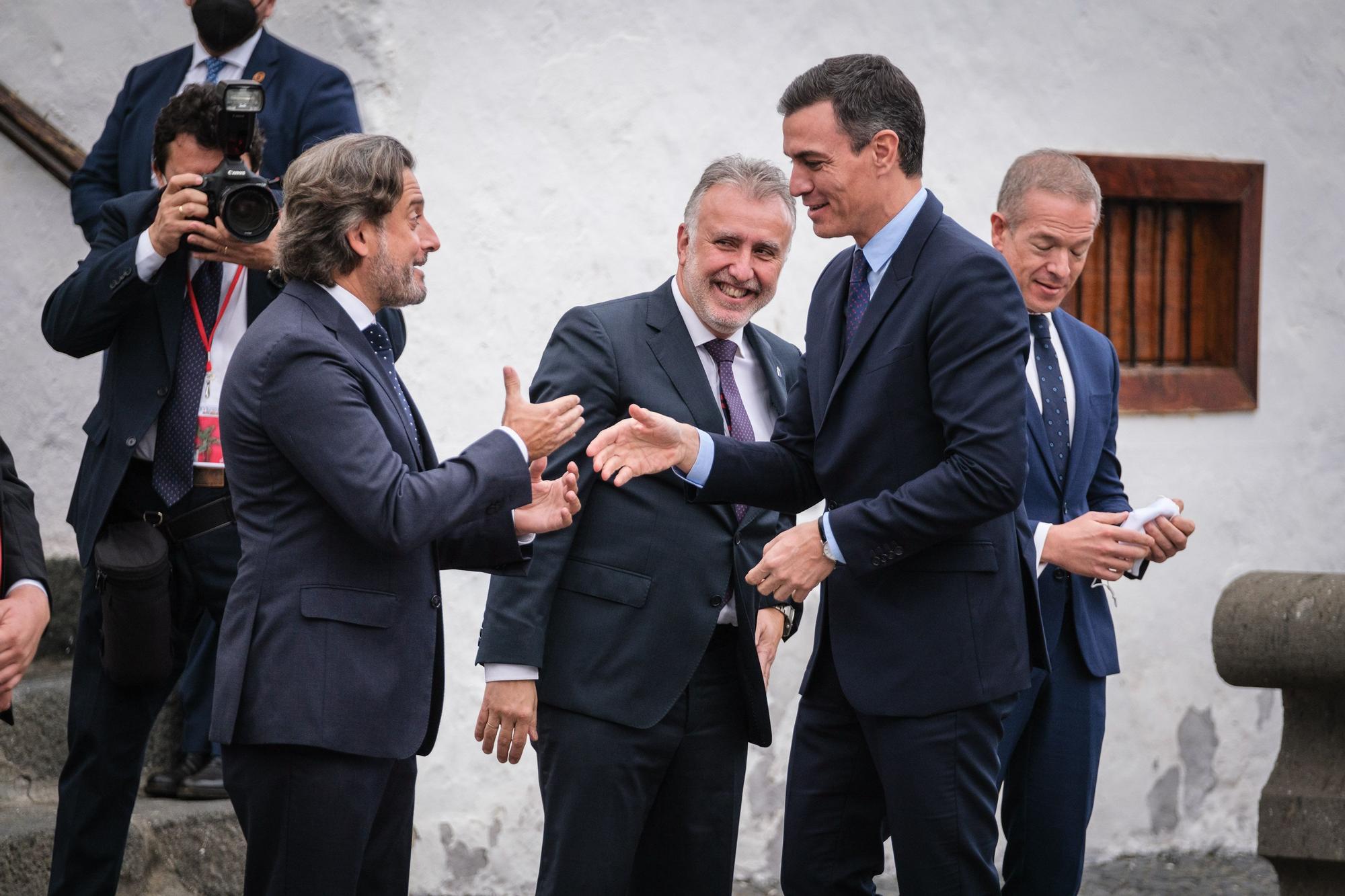 Visita del Rey y los presidentes de las comunidades a La Palma al acto de homenaje a los palmeros