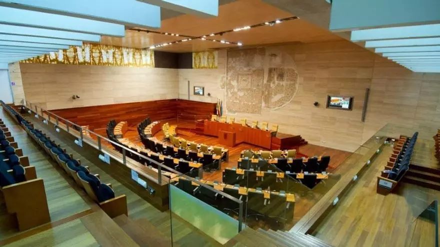 En directo | Sesión constitutiva de la Asamblea de Extremadura XII Legislatura