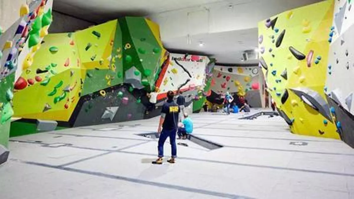 El boom de la escalada urbana y la llegada de los rocódromos 2.0: una oportunidad de negocio