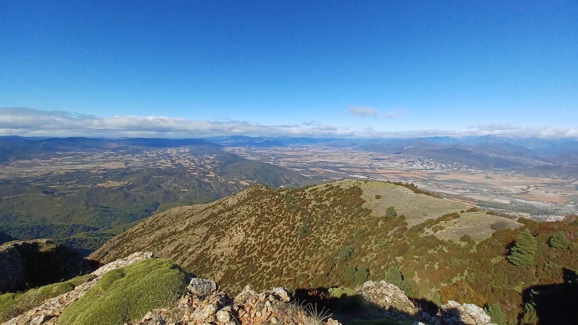 Vista de la Canal de Berdún desde el Monte Cuculo.
