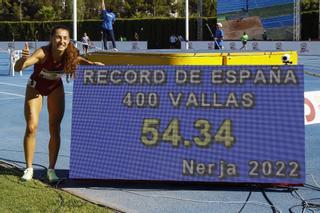 Sara Gallego fulmina el récord de España de 400 metros vallas