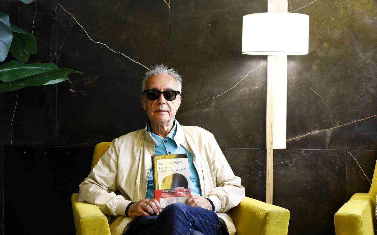 Juan José Millás en el Hotel Zentro de Zaragoza.