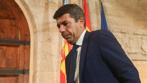 Carlos Mazón, ahir, després de la declaració institucional en què va anunciar la seva dimissió com a president. | FRANCISCO CALABUIG