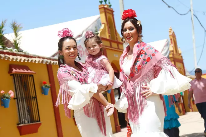 Trajes de gitana en el último día de Feria