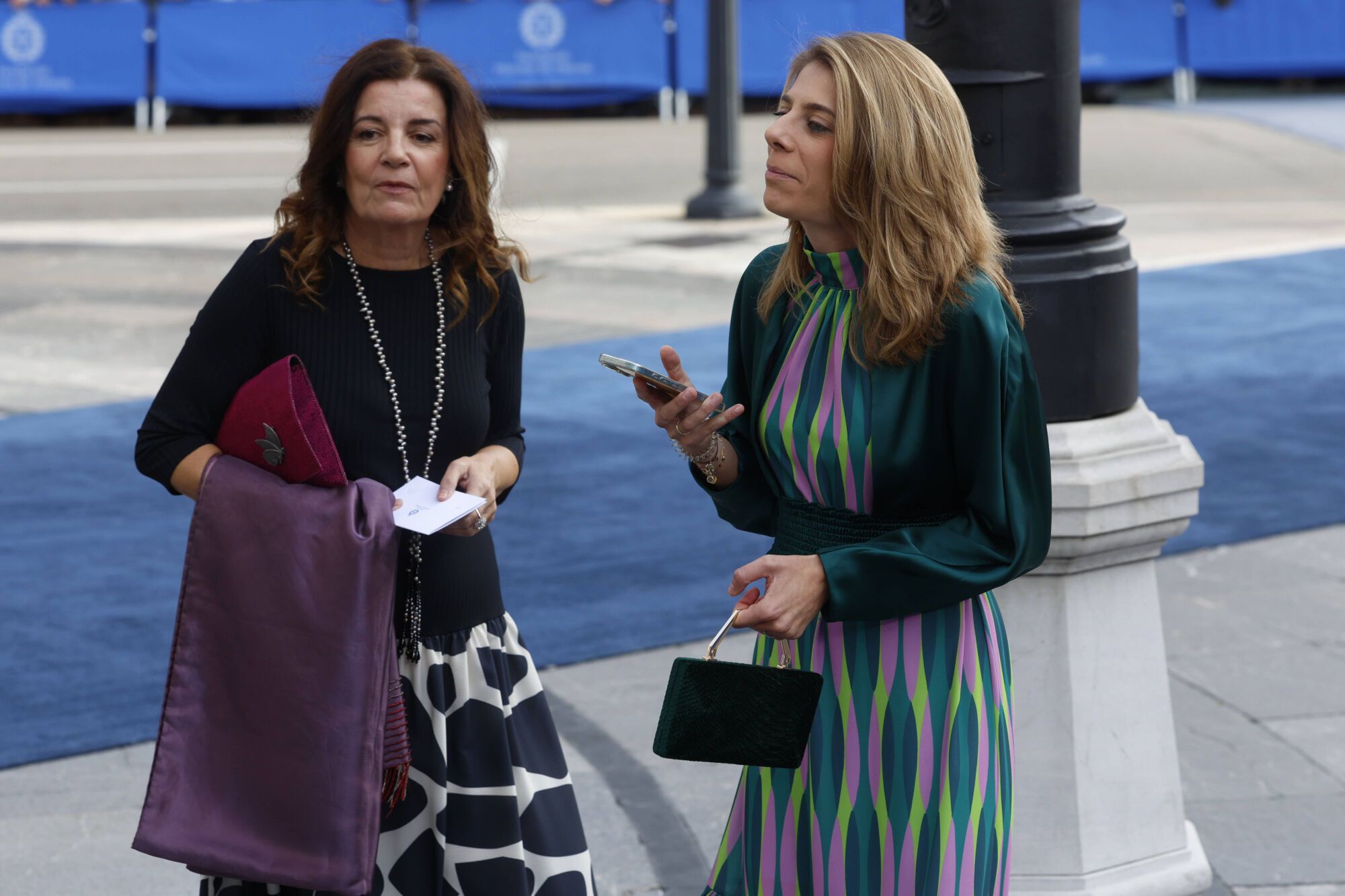 Así fue la llegada de los invitados a los premios "Princesa de Asturias" y su paso por la alfombra azul