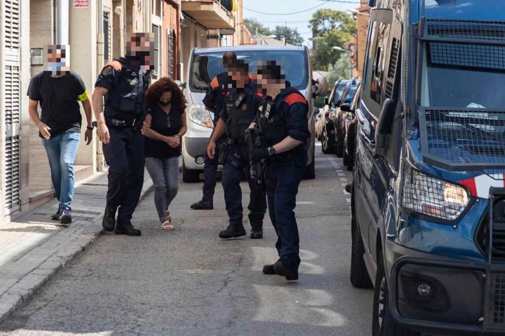 Cinc detinguts, tres d''ells Mossos d''Esquadra, per una trama de tràfic de drogues a Santa Coloma de Farners