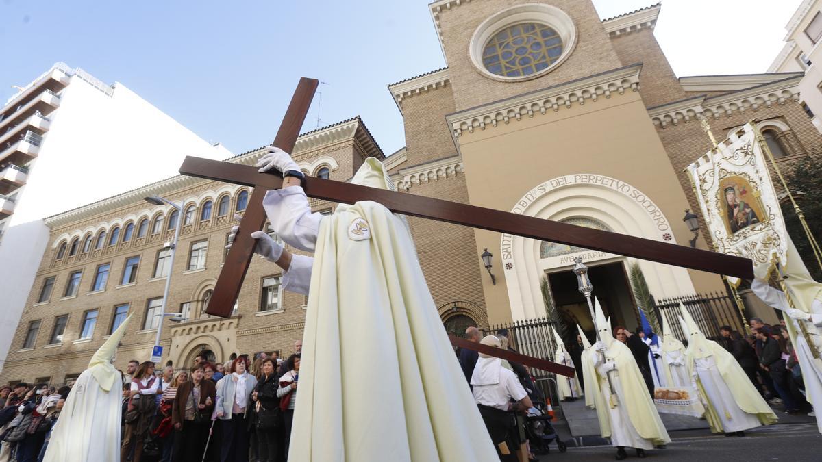 En imágenes | Procesiones del Jueves Santo en Zaragoza