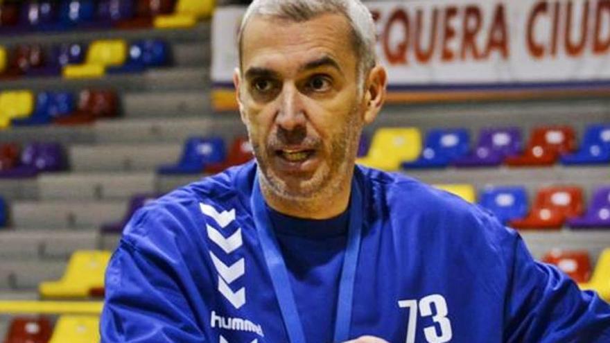 Quino Soler puede convertirse en las próximas horas oficialmente en entrenador del Trops Balonmano Málaga.