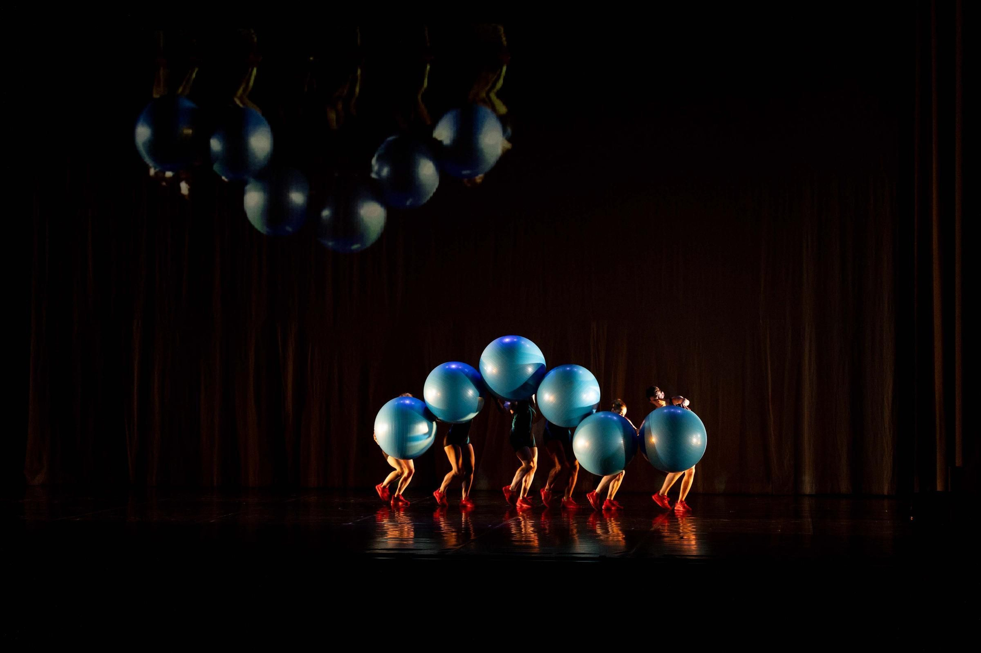 Momix presenta en A Coruña su nuevo espectáculo 'Alice'