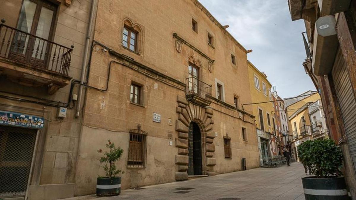 Palacio de la Isla de Cáceres.