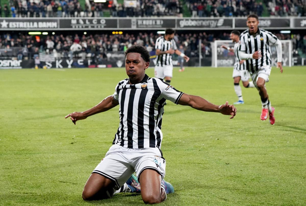 Jozhua celebra el 2-1 contra el Dépor.