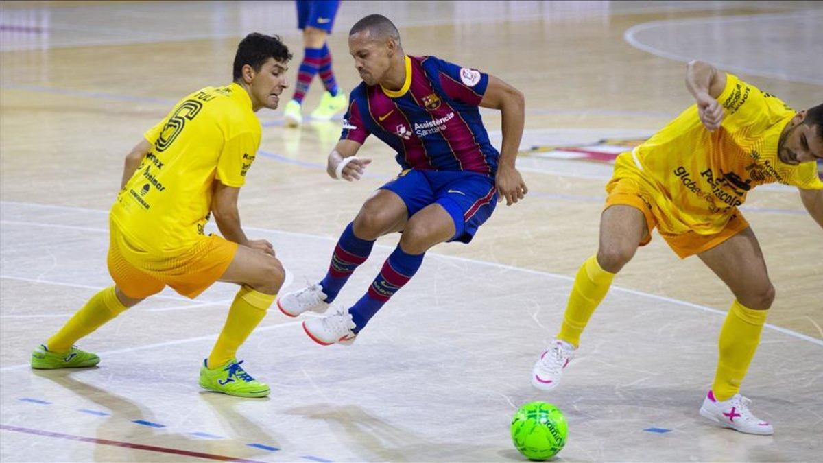 El Barça pinchó en su debut liguero con el Peñíscola (3-4)