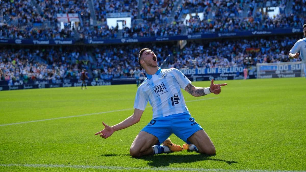 Roberto celebra su gol ante el Recreativo de Huelva.