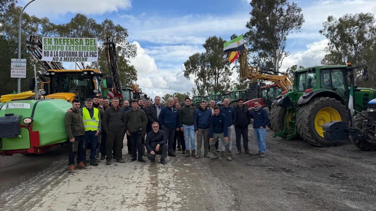 Fotogalería | Los tractores ya ocupan las carreteras extremeñas