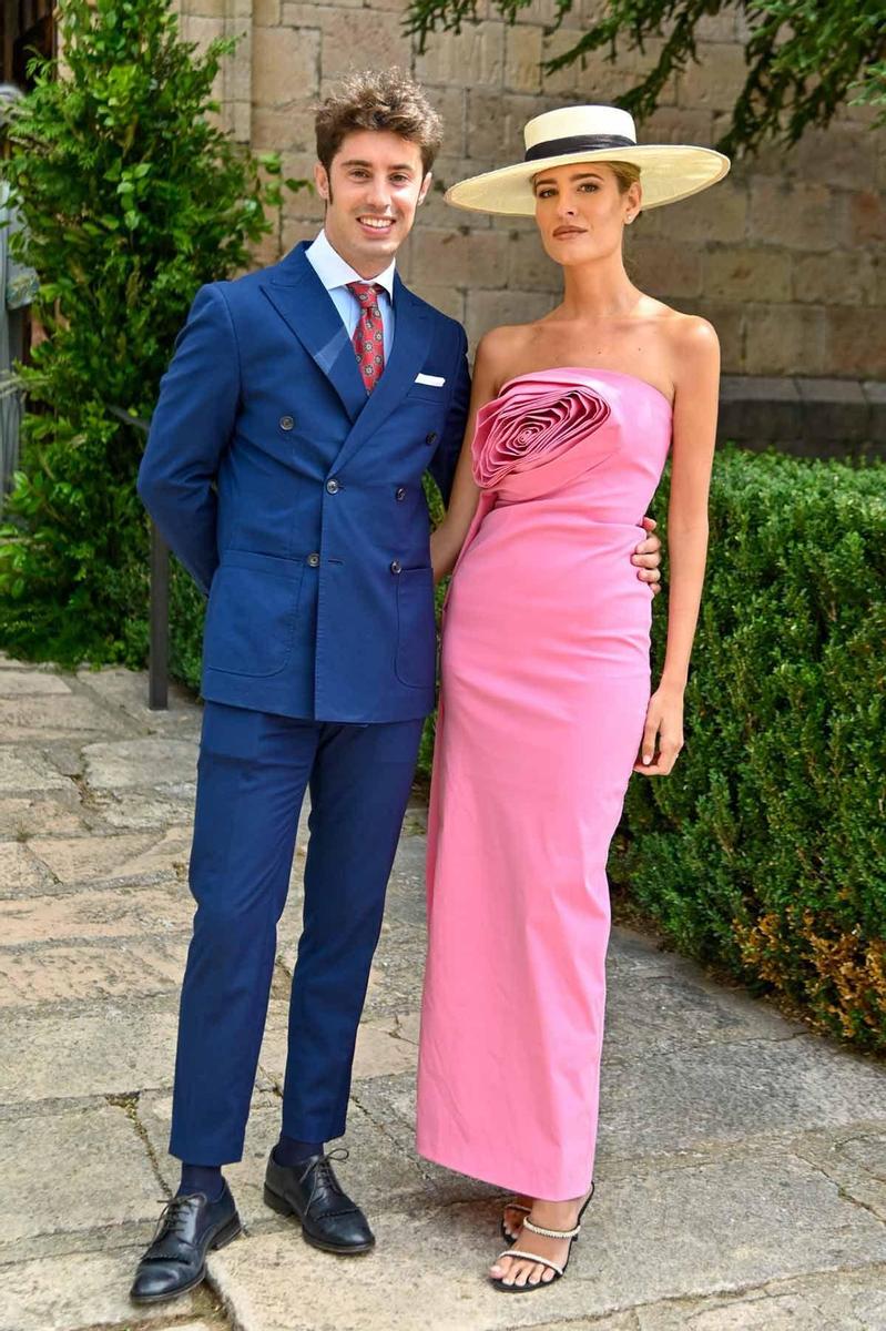 Teresa Andrés Gonzalvo con un vestido palabra de honor rosa