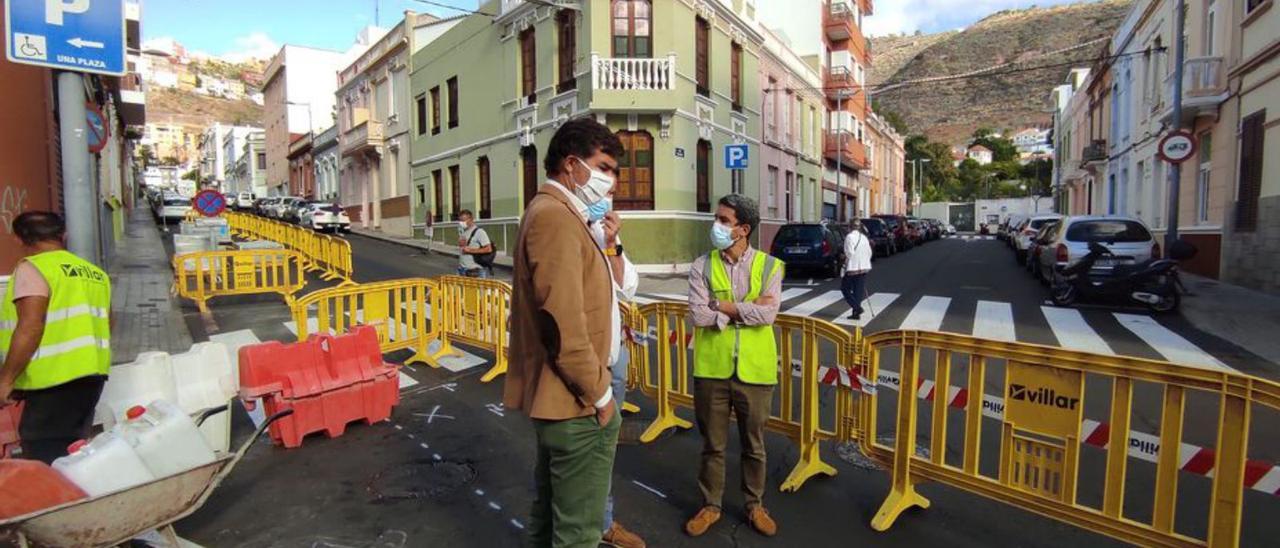 El concejal de Servicios Públicos visita la zona de obras.