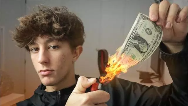 Toni Santos, emprendedor de 19 años: "He pagado casi 180.000 euros de impuestos y siento que me están robando. No ha ido ni a hospitales ni a educación"