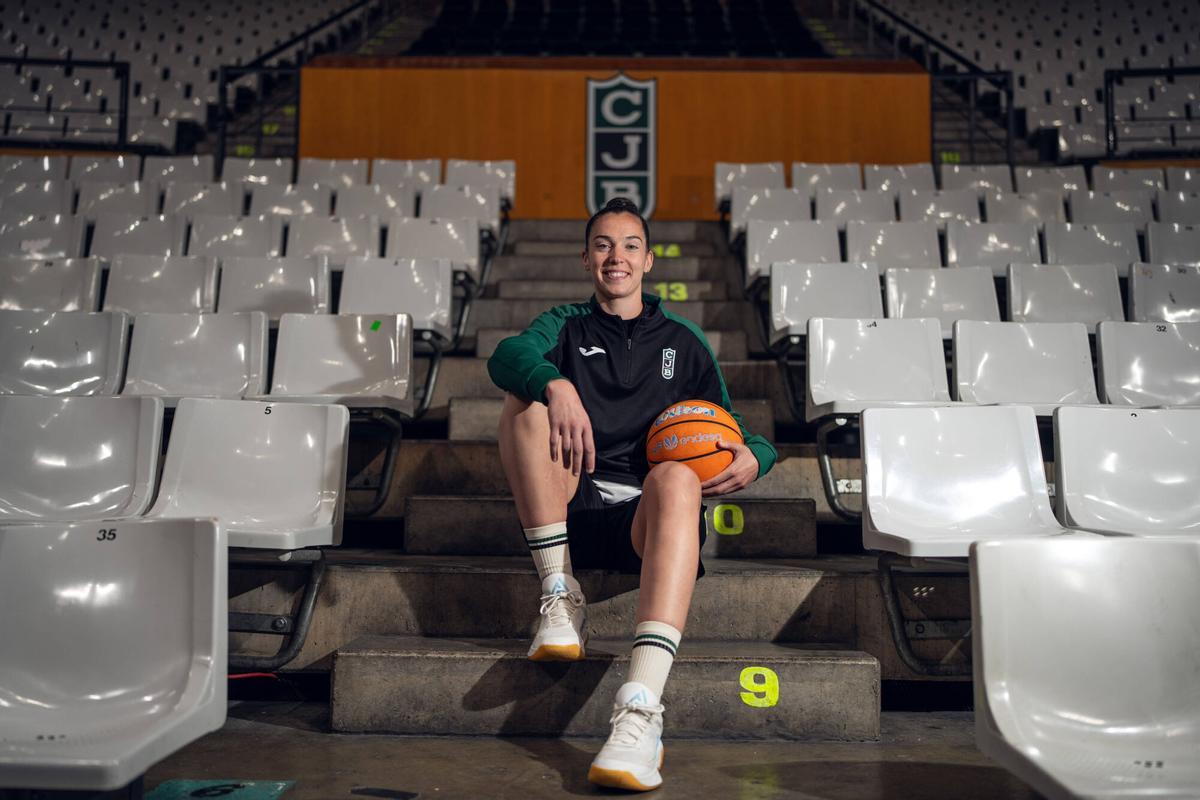 Badalona 31/03/2026 Deportes. Ritmo de campeona. Retratos a Rebeca Cotano, capitana La Penya Joventut Badalona en la entrevista de Laia Bonals. FOTO de ZOWY VOETEN