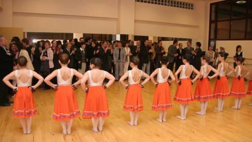 El acto inaugural del Conservatorio de Danza de Novelda en febrero de 2009.