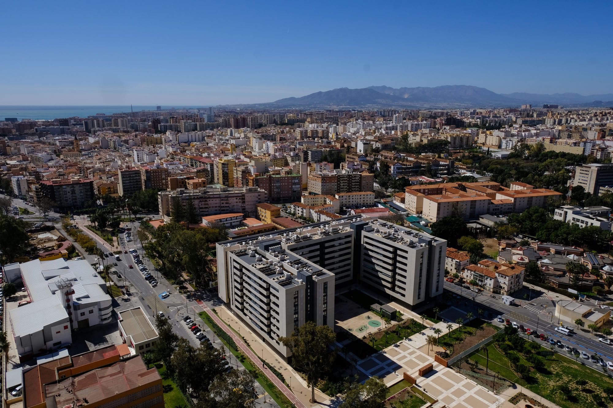 Vistas de Málaga desde las torres de Martiricos.