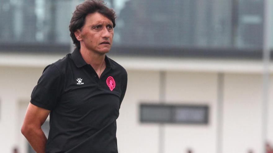 El entrenador argentino del Hércules Gustavo Siviero.