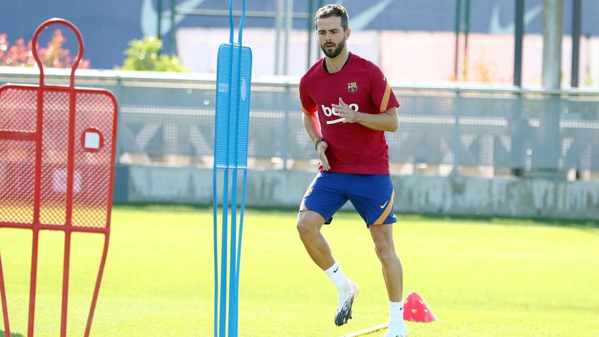 Pjanic detalla cómo salió de Bosnia con un año y creció jugando al fútbol en Luxemburgo